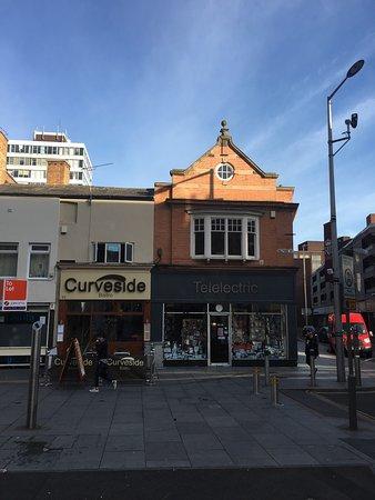 Curveside Bistro